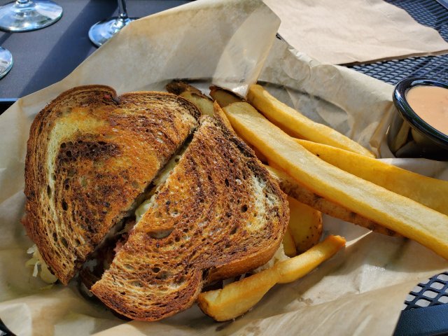 Ruben & Fries