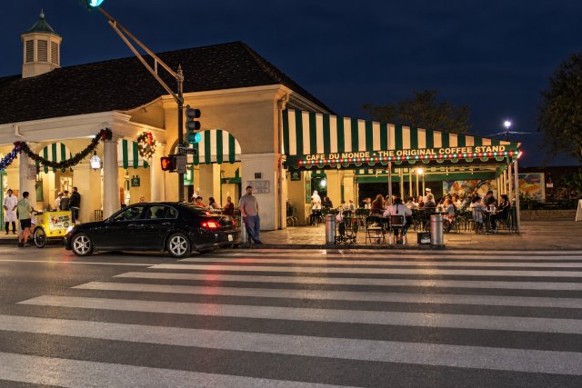 Cafe Du Monde - (New Orleans - Decatur St)