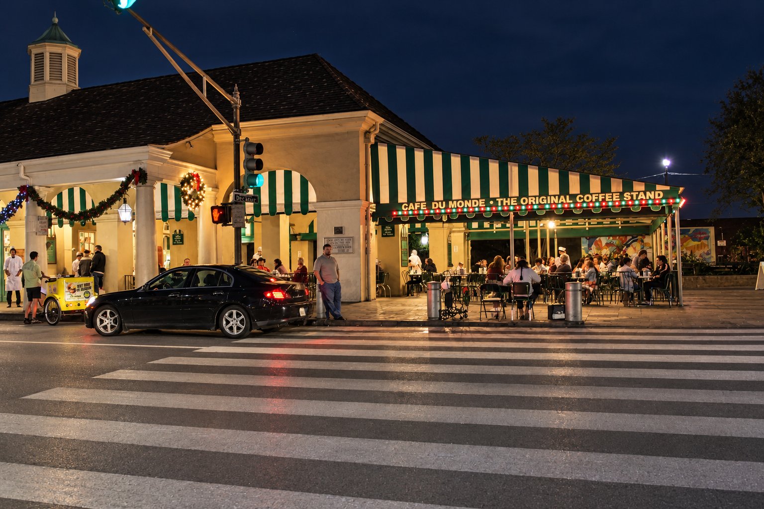 Cafe Du Monde - (New Orleans - Decatur St)