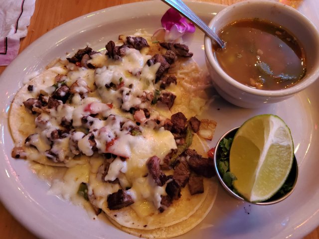 La Gloria - (San Antonio - La Cantera Parkway)