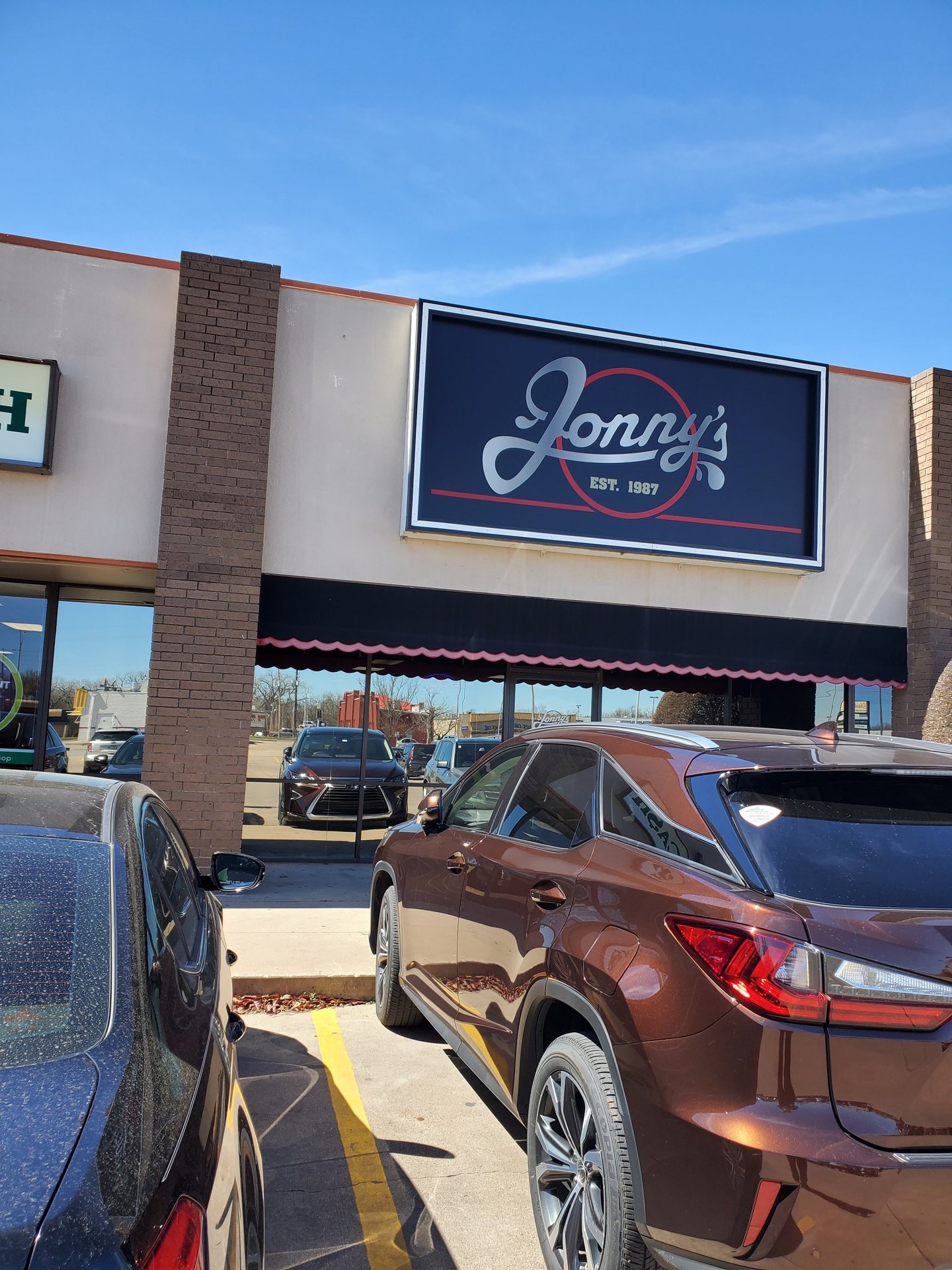Jonny's At Oak Tree