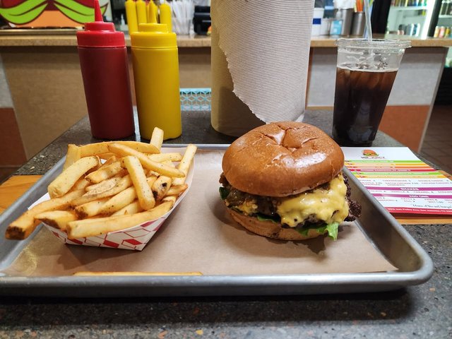 Mr Juicy - Hatch Chile Cheeseburger Combo