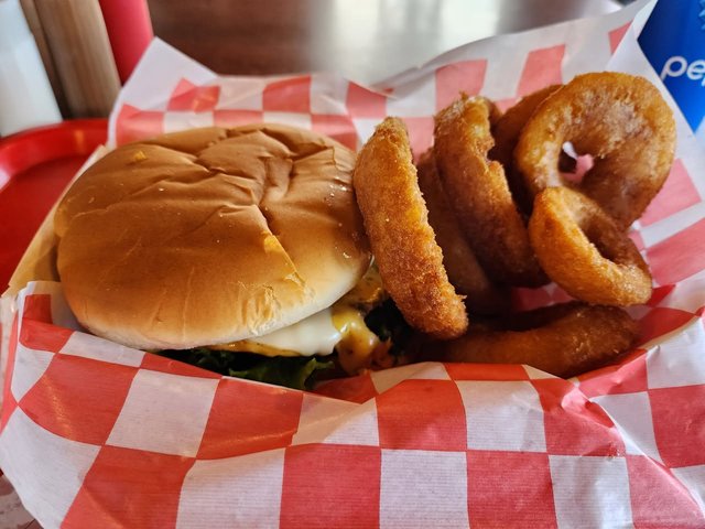 Santa Fe Burger with Onion Rings