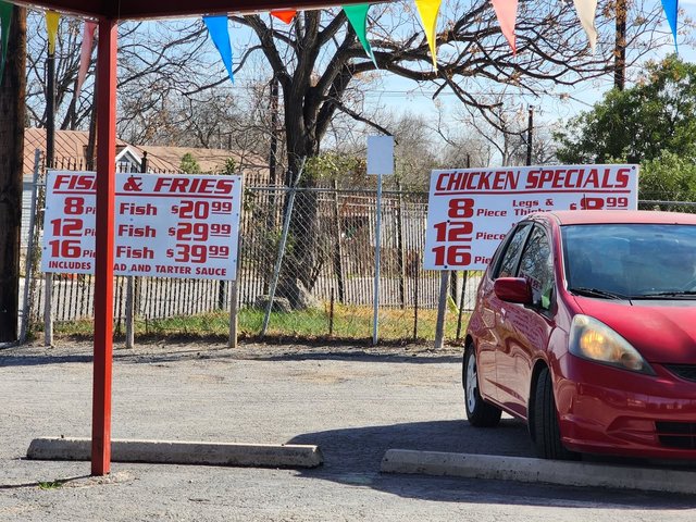 Family Fish & Chicken Specials.