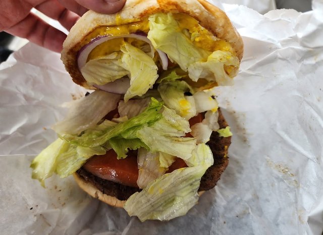 Che's Burger ($2.49)
