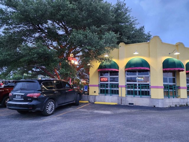 La Fiesta Patio - Exterior