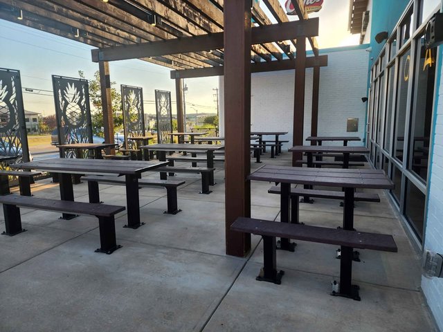 Hawaiian Bros outdoor dining area