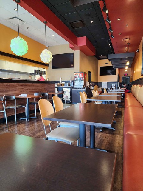 Chokdee - Dining Area