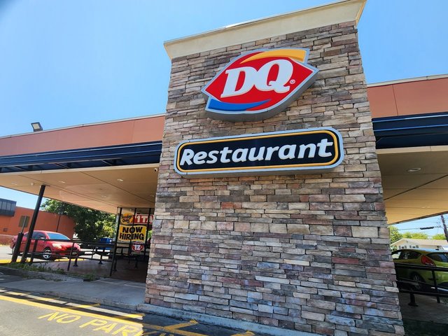Dairy Queen - Store Front