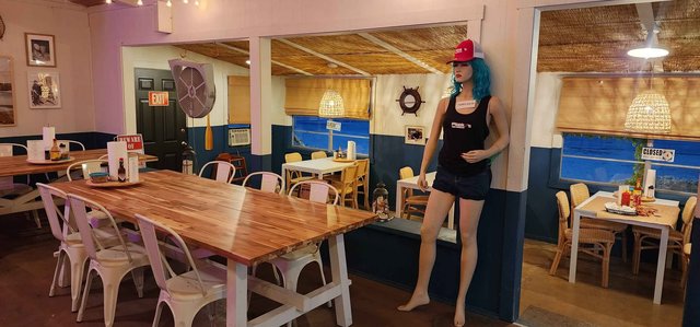 Plookys Boiling Pot - Main Dining Area