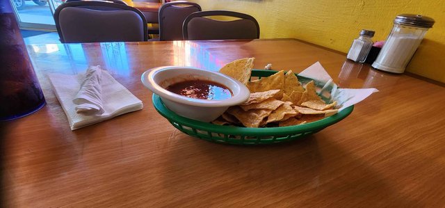 Guerreros Mexican - Chips & Salsa