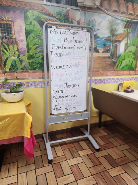 Rockys - Daily Menu