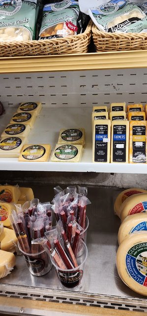 Der Dutchman - Cheeses & Sausages