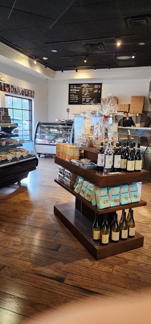 Adolfo's Italian Market & Pizzeria