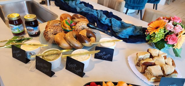 Bagels & Dips