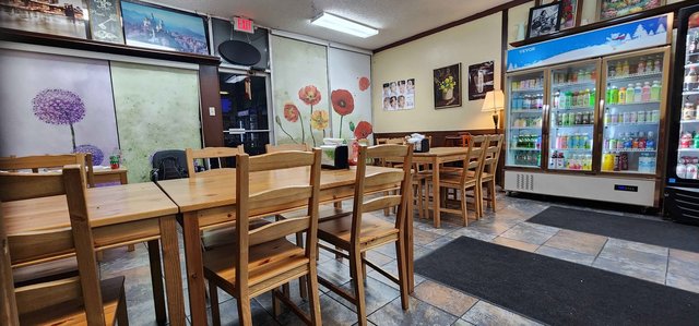 Wow Chicken & Cupbop - Dining Area