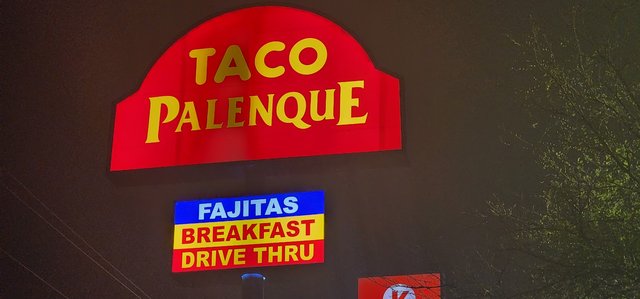 Taco Palenque - Signage