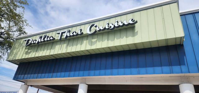 Dahlia Thai - Signage