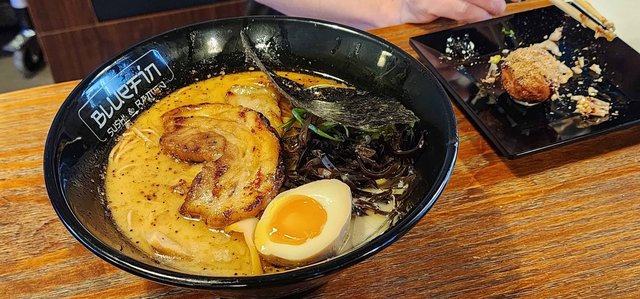 Black Tonkotsu Ramen