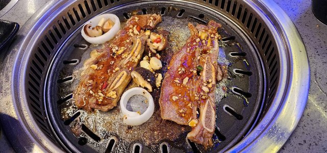 Cooking the LA Ribs (Galbi)