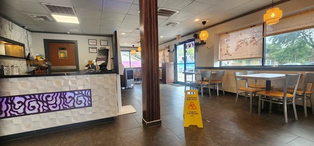 Q Hibachi Express - Dining Area