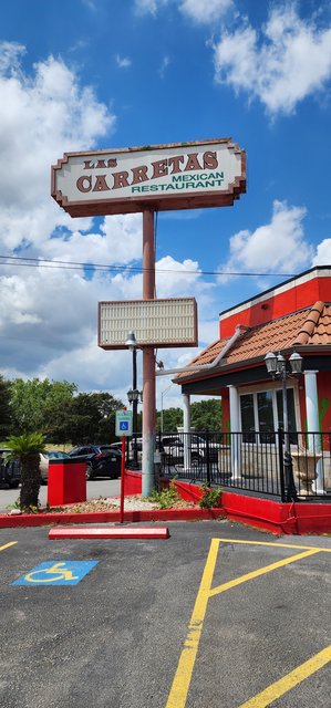 Las Carretas - Signage