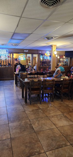 MK Davis - Dining Area