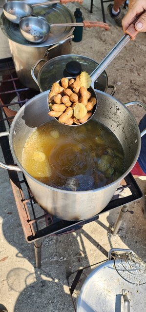 Salt & Vinegar Boiled Peanuts