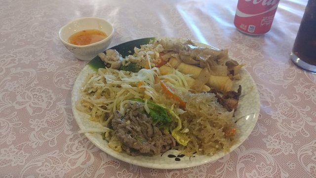 Buffet Plate - Pad Thai, See Ew, Yum Na, Woonsen