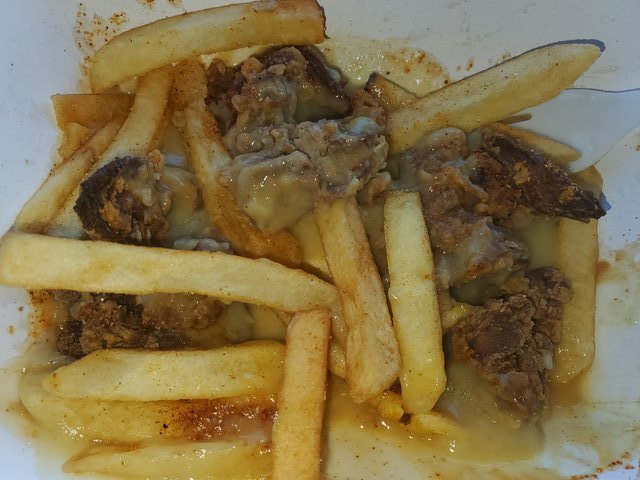 Chicken Livers & Fries With Chicken Gravy